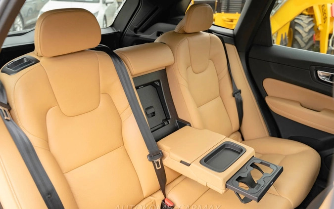 Volvo XC 60 cena 156000 przebieg: 56000, rok produkcji 2019 z Białystok małe 781